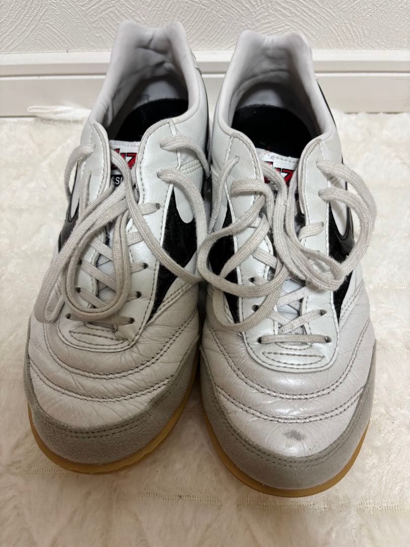 mizuno 『MORELIA IN モレリアIN』フットサルシューズ　24㎝