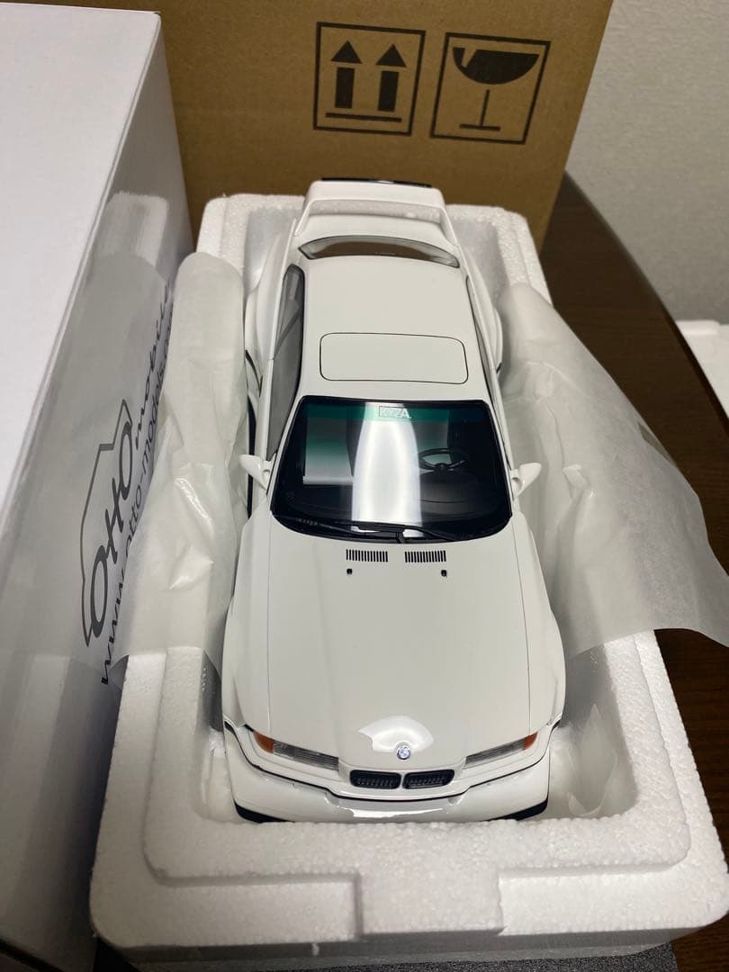 OttO 1/18  E36 キジル セラム 2022