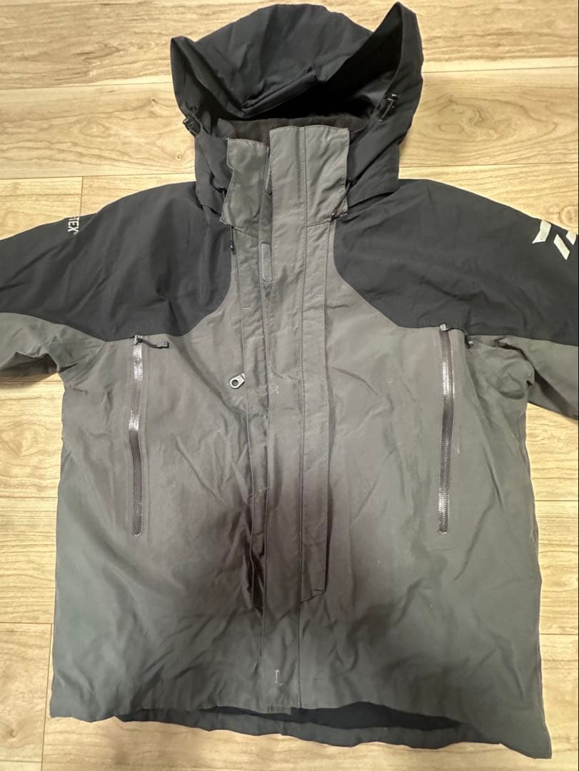 ダイワ　ウィンタースーツ　ゴアテックス　Mサイズ