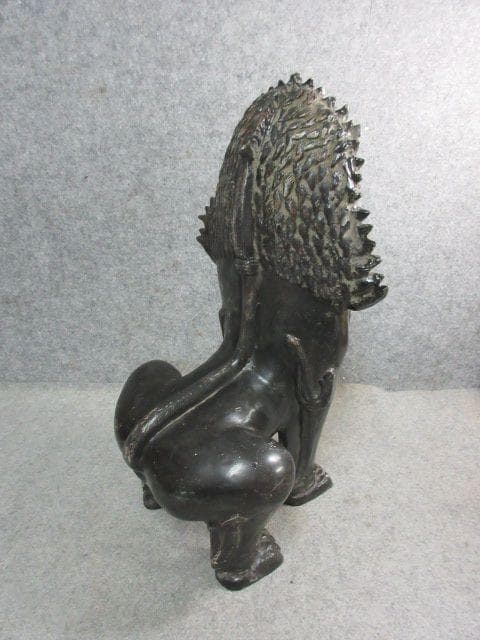 仏教美術銅製獅子置物 [B24593]