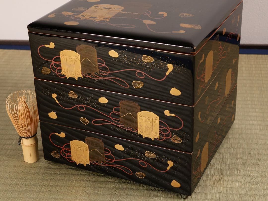 木製漆器 貝桶 金蒔絵 三段 重箱 黒塗 朱塗 梨地 雛 漆芸【MA745】