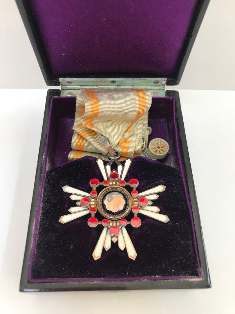 勲三等瑞宝章（箱付） 旧日本軍 I.1235