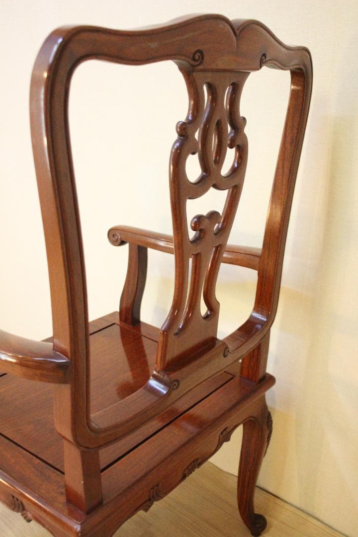 アジアンスタイル 木製椅子 彫刻入り