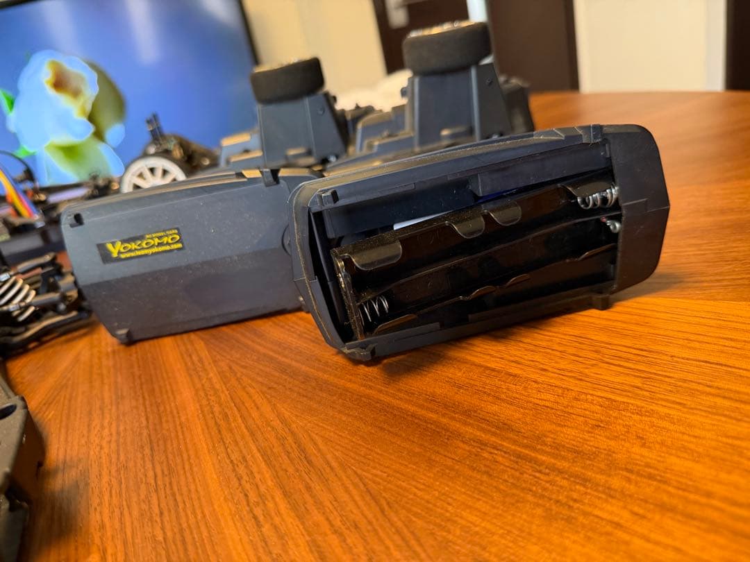 タミヤ　サンワ　ヨコモ　ラジコン