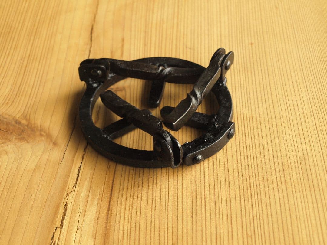 鍛造ラウンドカップ１６０折り畳み式五徳セット版　ソロキャンプ焚き火キャンプギア