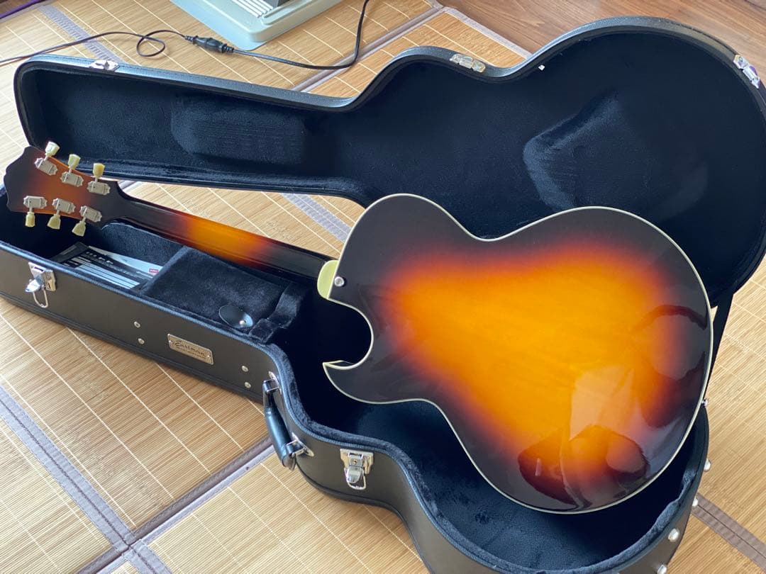 Eastman AR372CE Sunburst イーストマン　フルアコギター