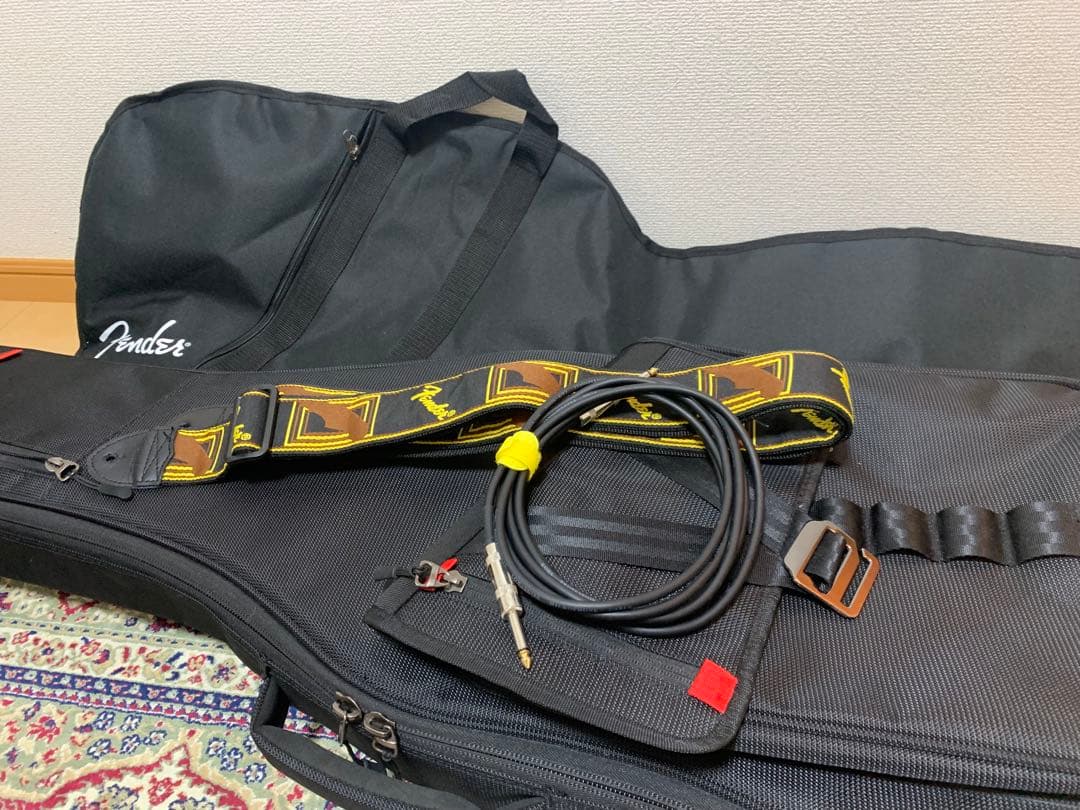 Fender player strat バタークリーム　セミハードケース付き