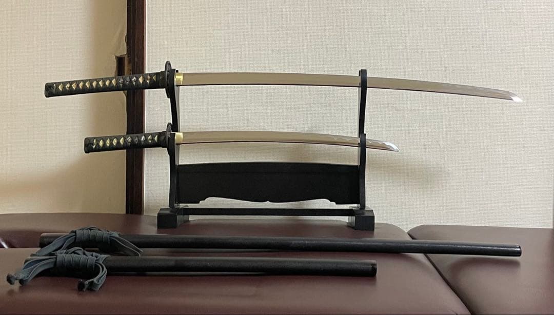 ハチワレ　模造刀　居合刀　太刀　脇差　刀掛け　武具　U0331