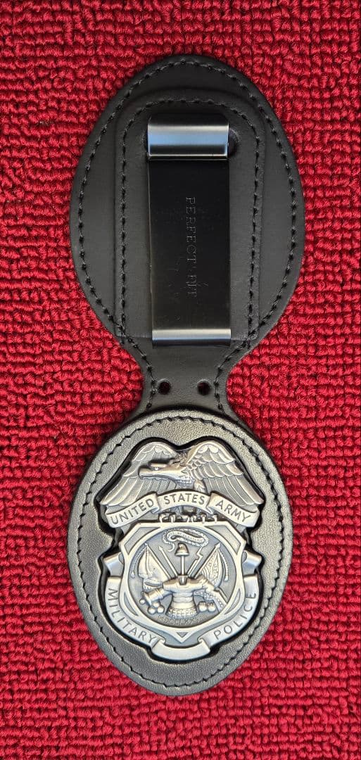 米国ポリスバッジ【US Army Military Police】専用ホルダー付