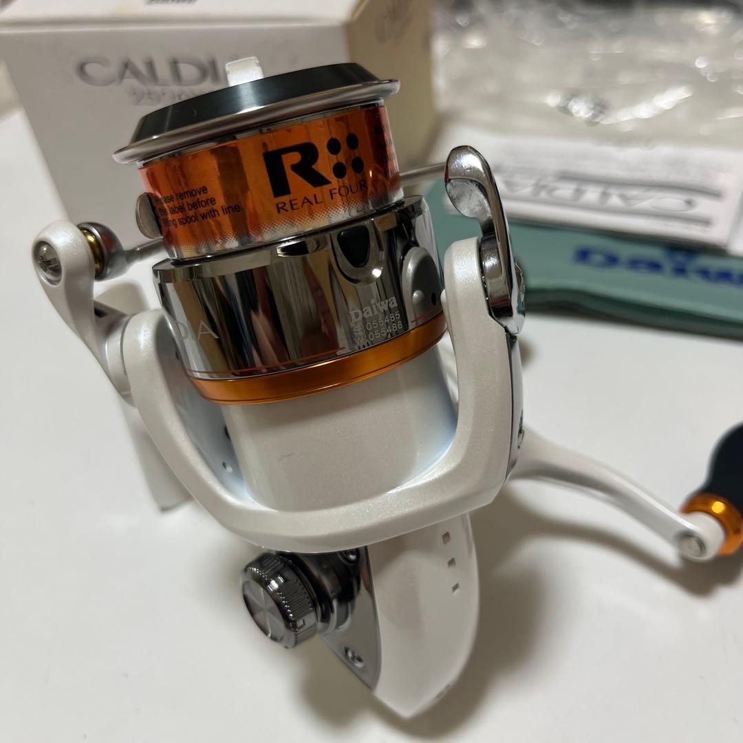 未使用品　DAIWA 09カルディア2506W ダブルハンドル ダイワ