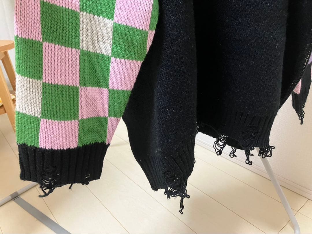 LiSA ROYロゴダメージニット