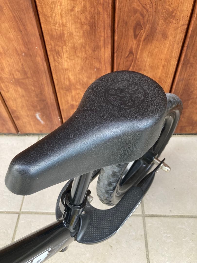 ✨美品✨ ストライダー スポーツ ブラック 12インチ スタンド等　付属品多数