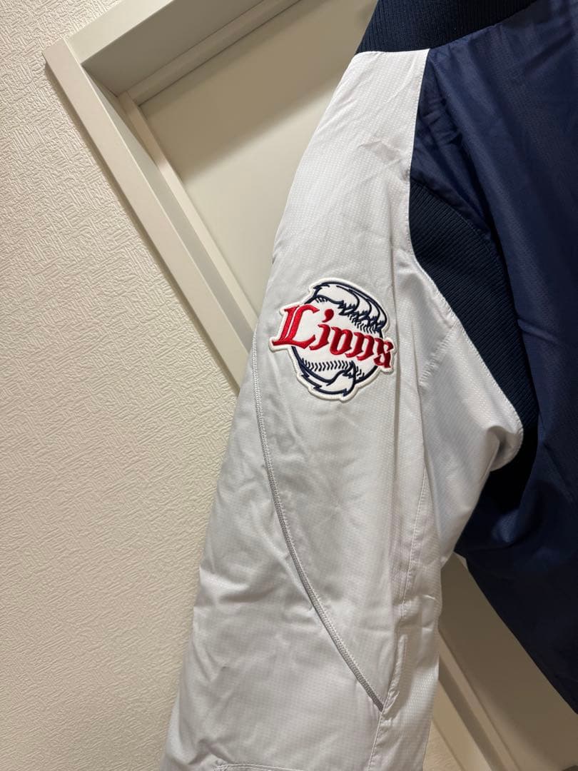 西武ライオンズ　NIKE ジャンパー　ブルゾン　Lサイズ　新品　最終値下げです