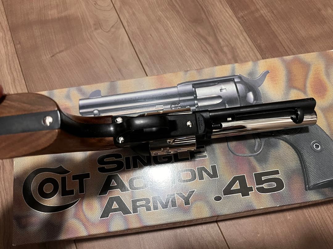 COLT S.A.A. .45 シングルアクションリボルバー