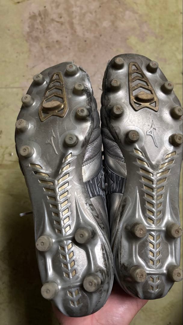 MIZUNO モレリアネオ4 シルバー