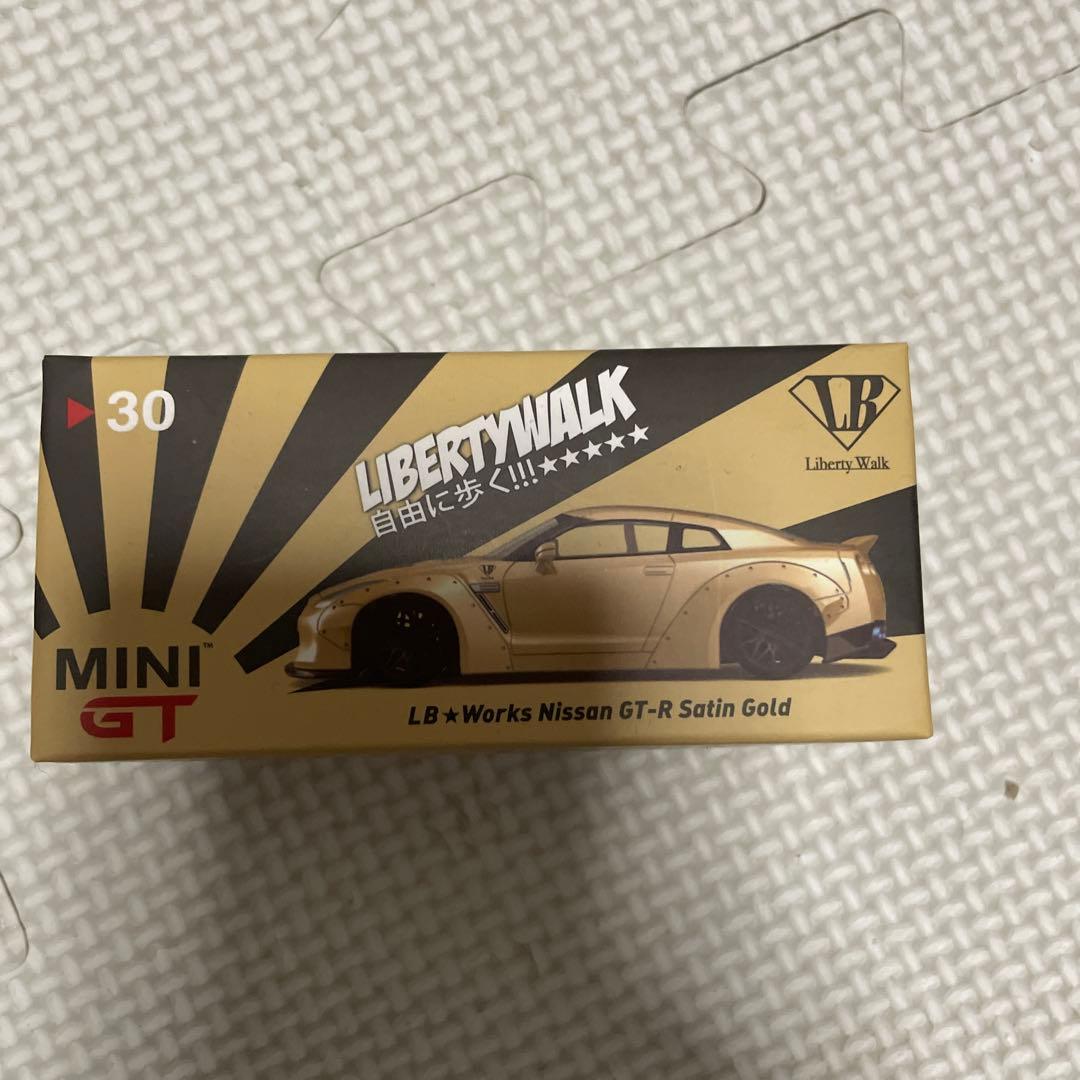 ミニカー Mini gt R35 satin gold 30