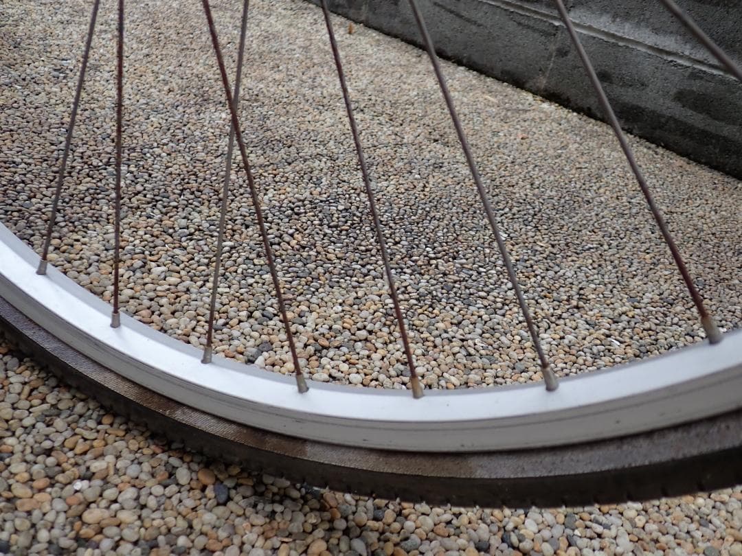 白いクロスバイク スポーツサイクル　アルミフレーム 27インチ　SHIMANO