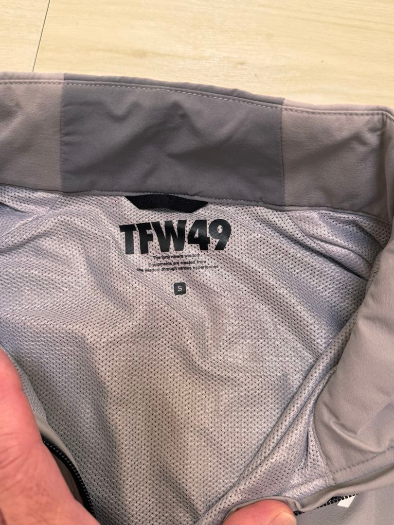 と*天様 TFW49 グレー ナイロンジャケット Sサイズ