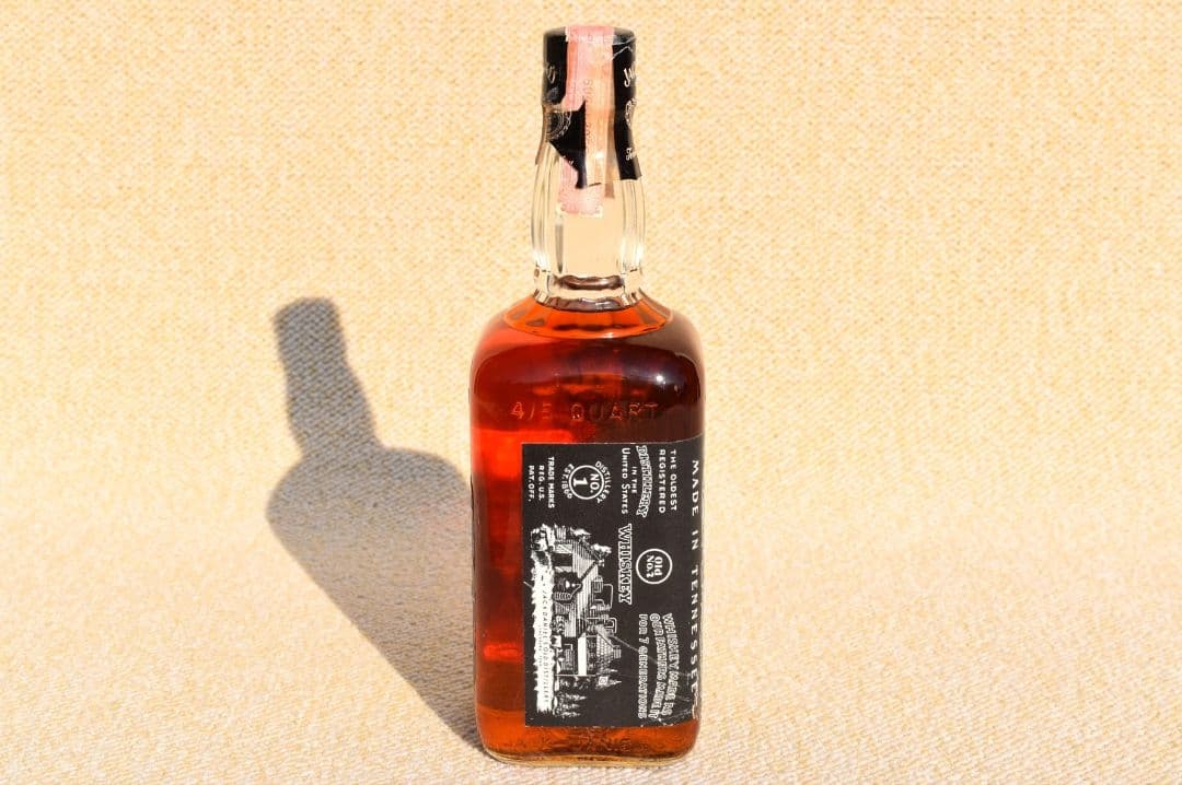 希少！■ ジャックダニエル 旧ボトル 4/5QUART 赤紙封印 45% ■