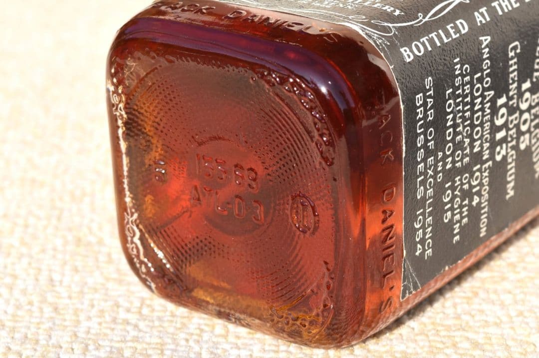 希少！■ ジャックダニエル 旧ボトル 4/5QUART 赤紙封印 45% ■