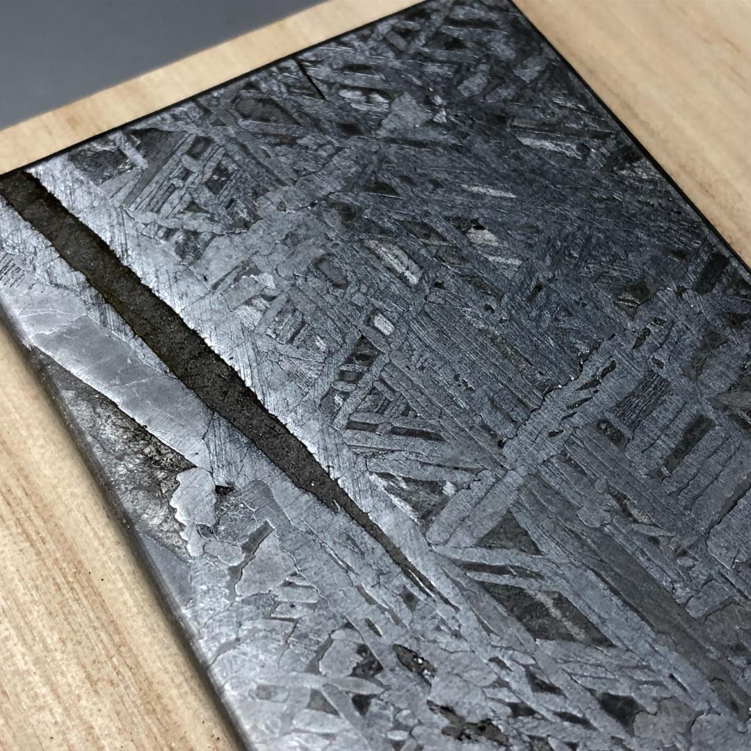 アルタイ隕石　 鉄隕石　メテオライト鉄隕石　原石 美品　重さ約193ｇ