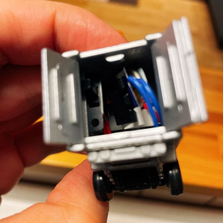 改造トミカ　LEDが光る 佐川　トラック