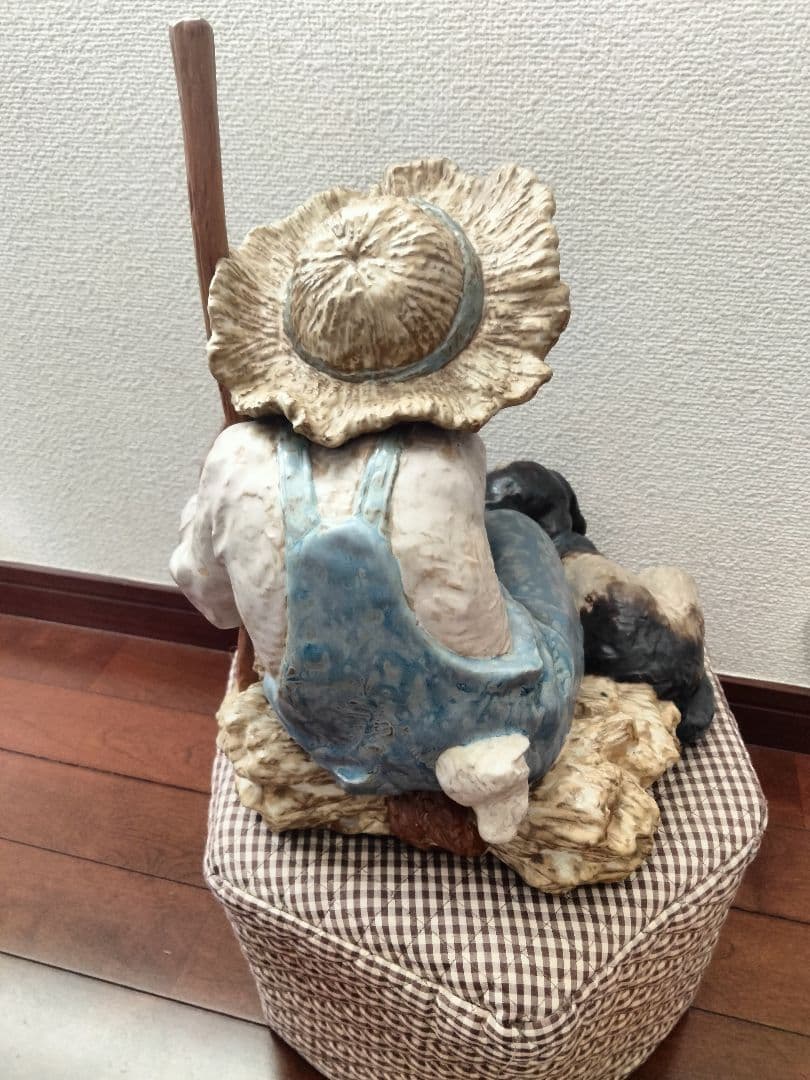 リヤドロ　少年と犬