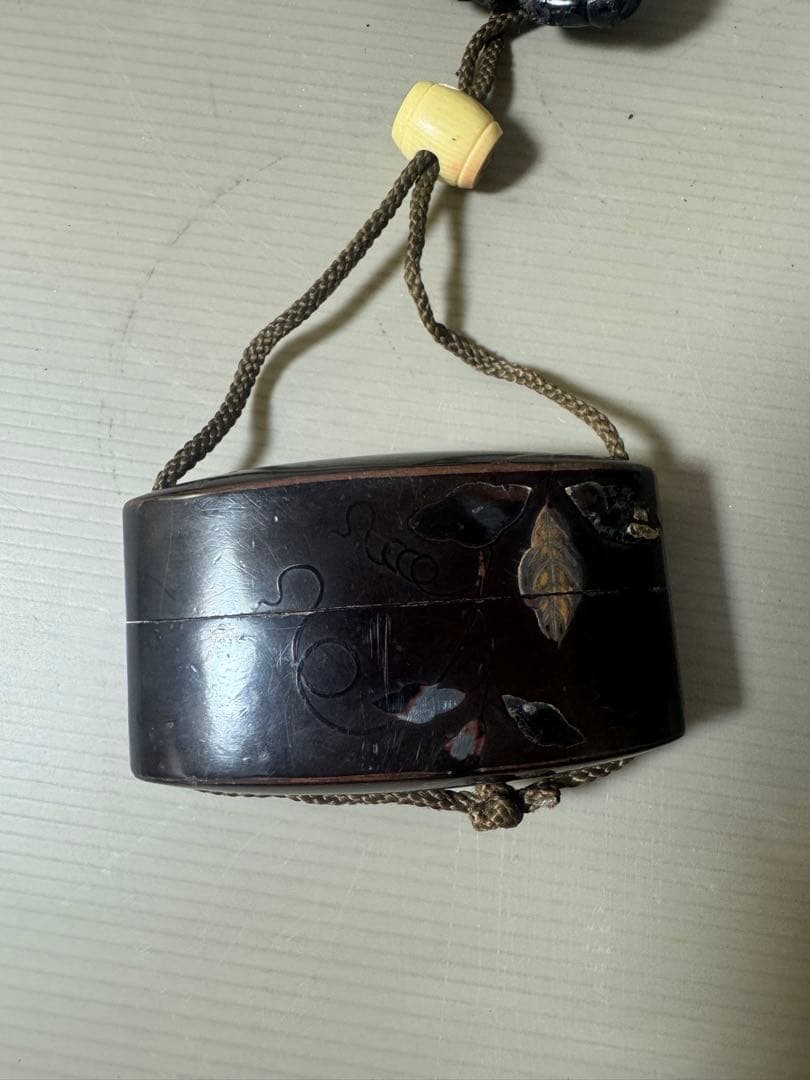 2426 時代物　印籠　根付