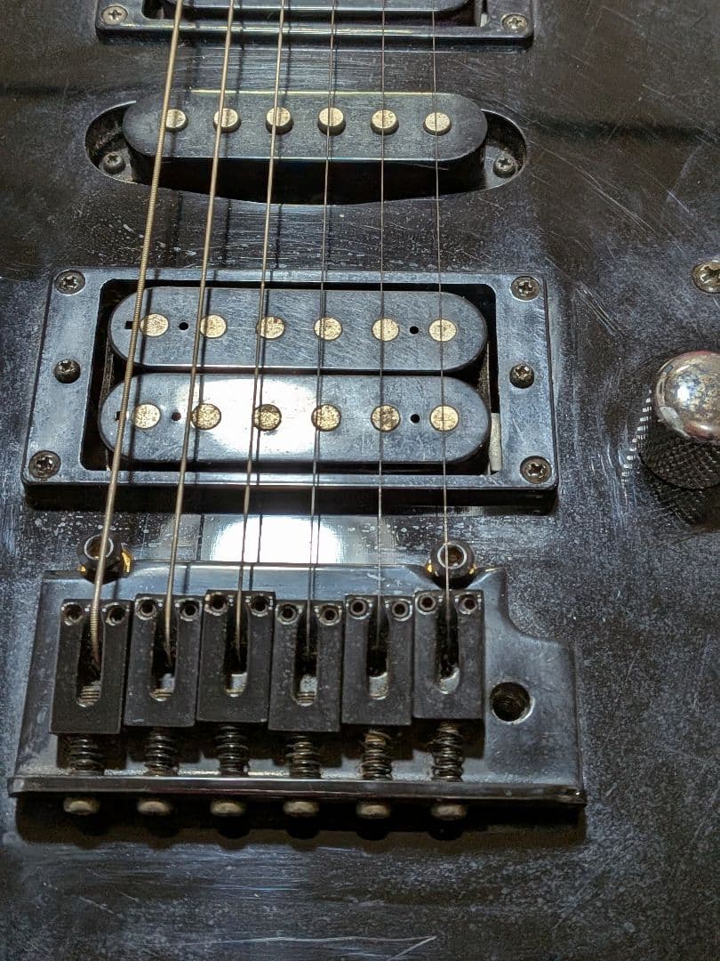 Ibanez ブラックエレキギター縄あり ギターケース付き