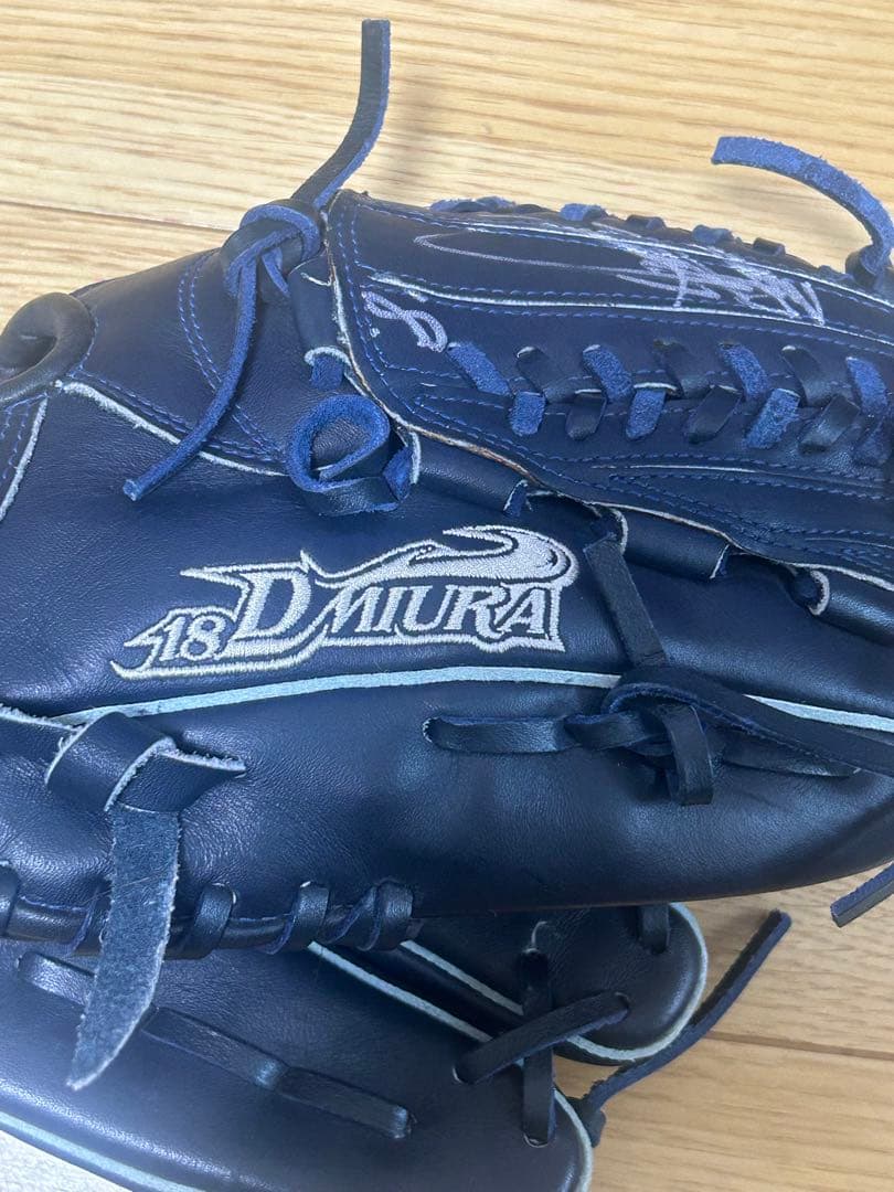 三浦大輔 直筆サイン入りグローブ 未使用 刺繍入り