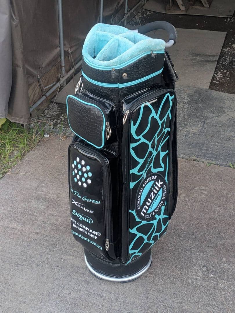 muzik スタンド式キャディバッグ 黒と水色