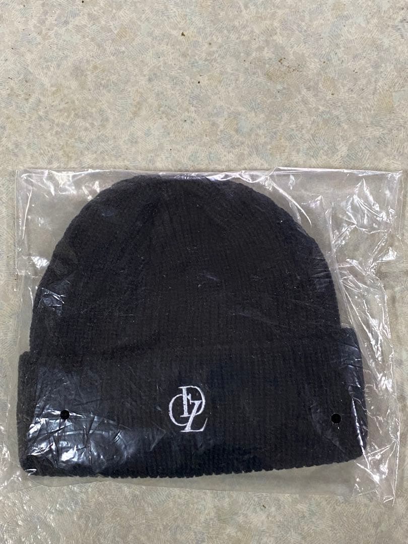 ØMI CDLニット帽　　　　　　　　　　　　　　　5500円に変更