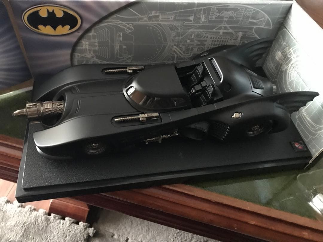 Hot Wheels バットモービル 1:18