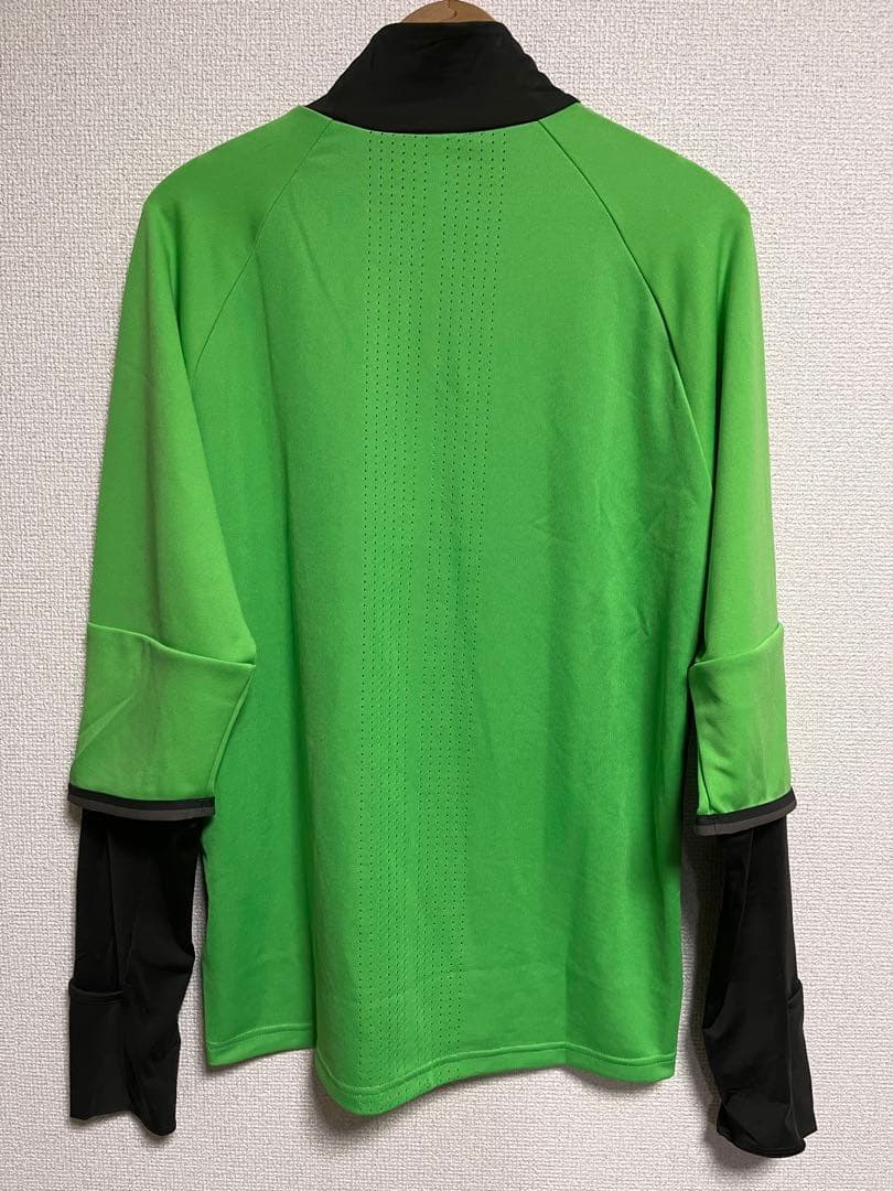 新品未使用タグ付サッカー日本代表キーパー？プラクティスシャツ長袖ユニフォーム