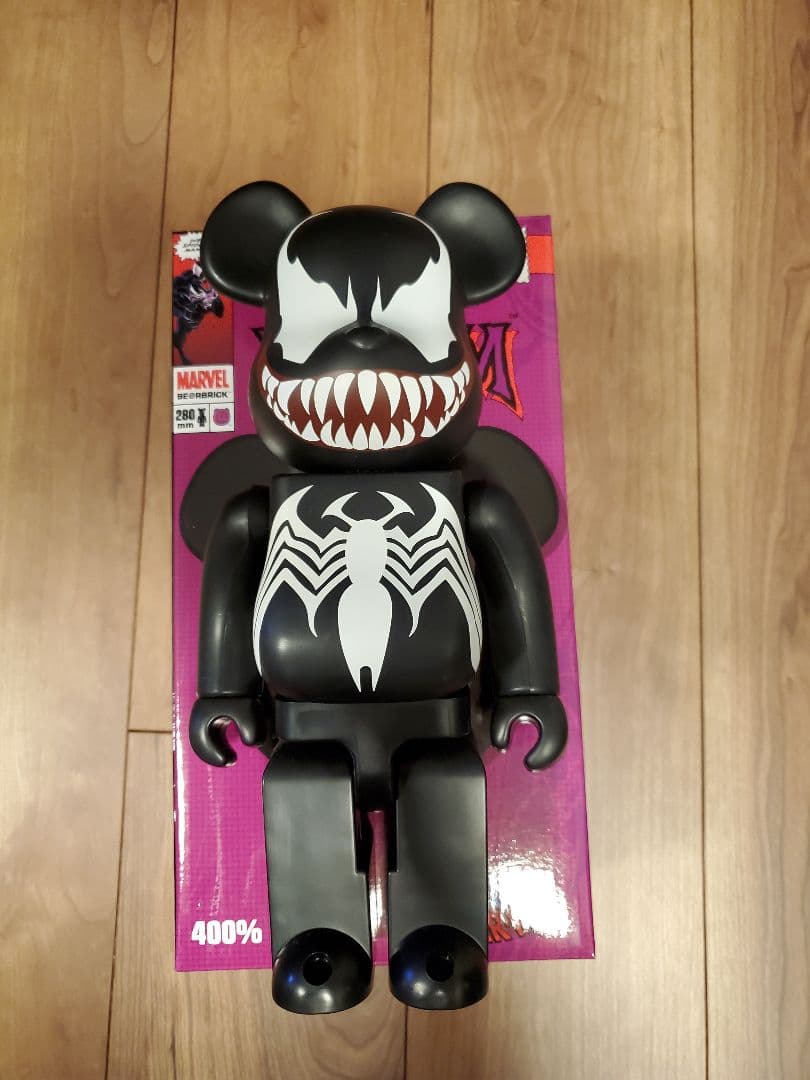 ベアブリック　400％　VENOM

marvel ヴェノム　400%
