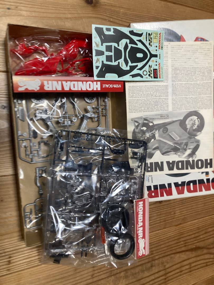 バイク　プラモデルセット　ホンダNS500 NR NSR500 RGV 未組立