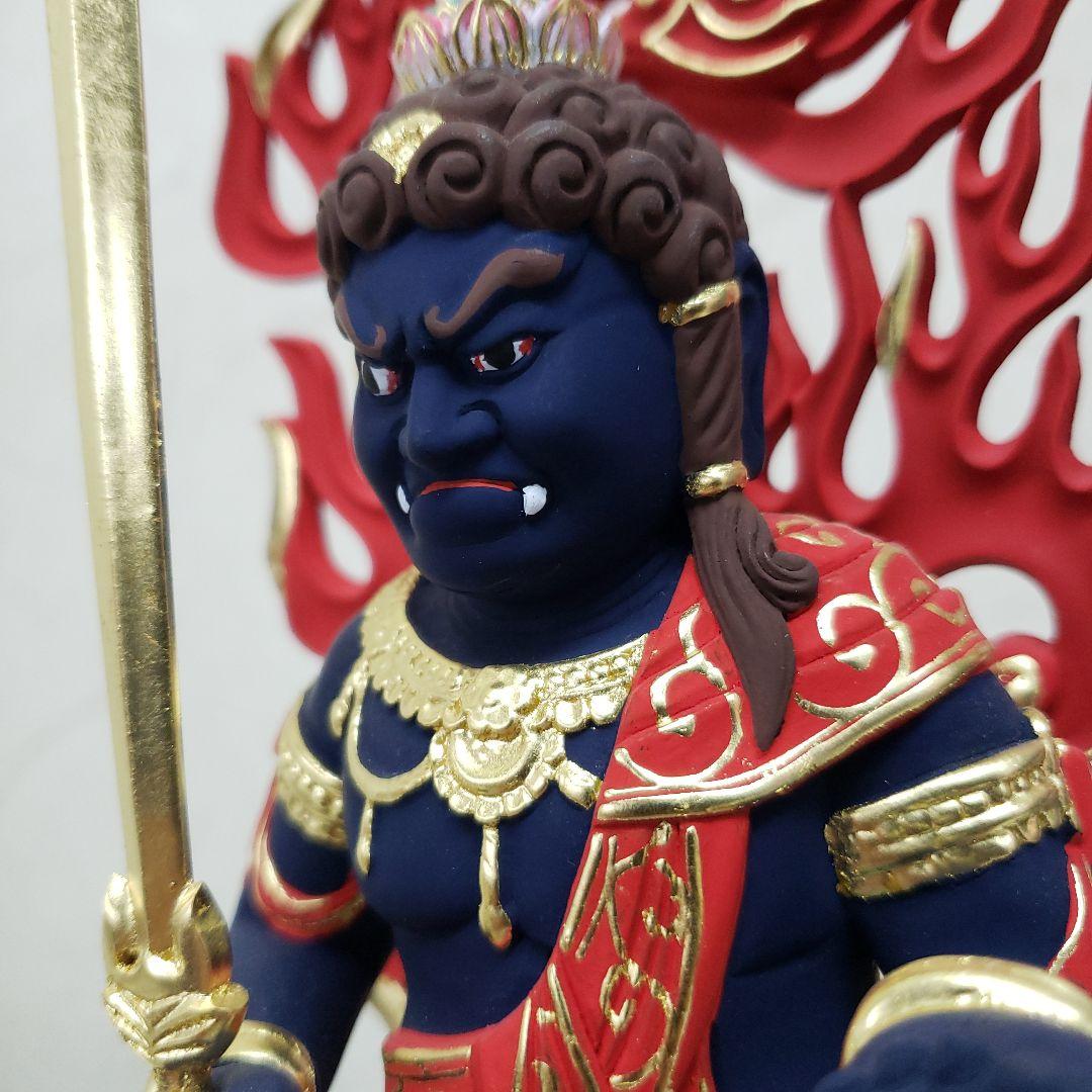 蔵出し特価１木造り仏像★桧材極彩色 錐金不動明王半跏像3.5寸 約35cm塗台付