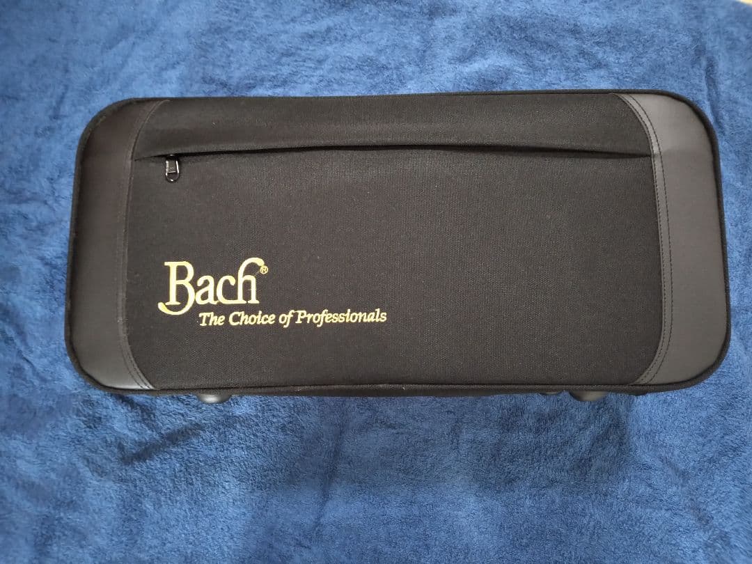 トランペット BACH　ケース・マウスピース・教本付き