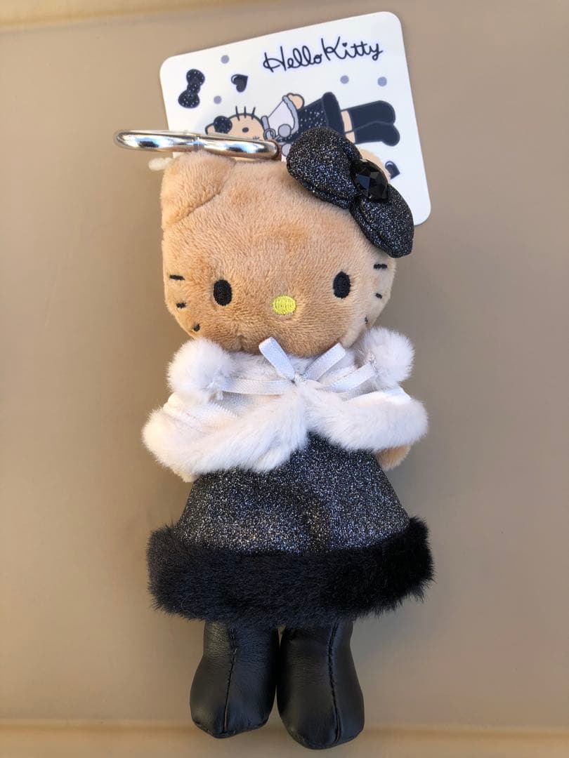 超お買得‼️正規品　新品　タグ付　ハローキティドレススタイルキーホルダー6set❣️