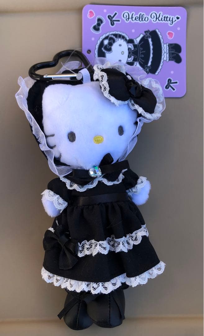 超お買得‼️正規品　新品　タグ付　ハローキティドレススタイルキーホルダー6set❣️