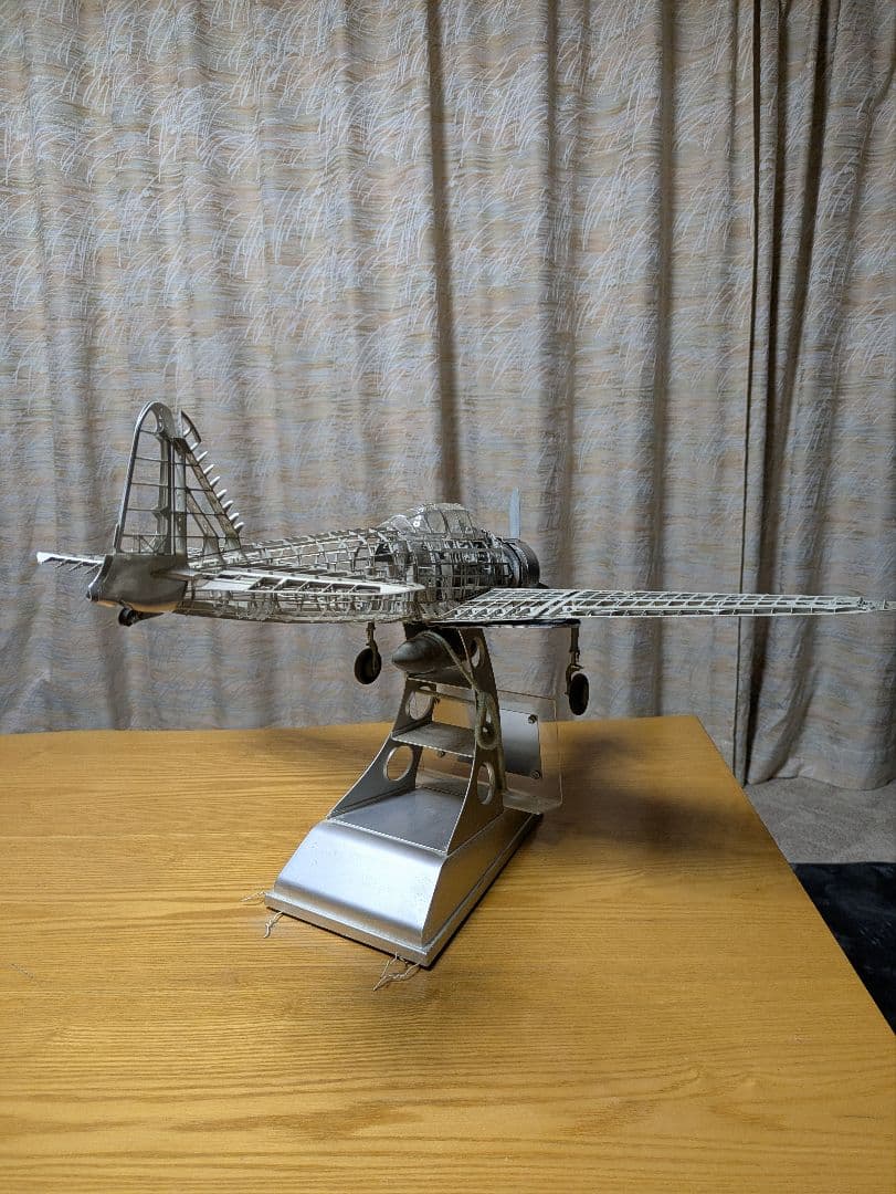デカい！　デアゴスティーニ　零戦　骨組み完成品