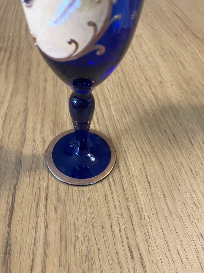 チェコ製未使用エレガントな青色フルートグラス