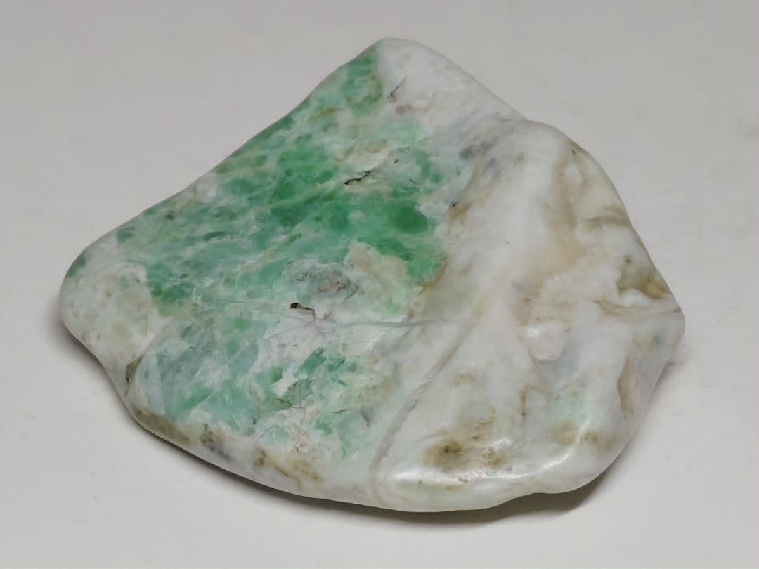 白緑 61g 翡翠 ヒスイ 原石 鑑賞石 自然石 誕生石 鉱物 鉱石 水石