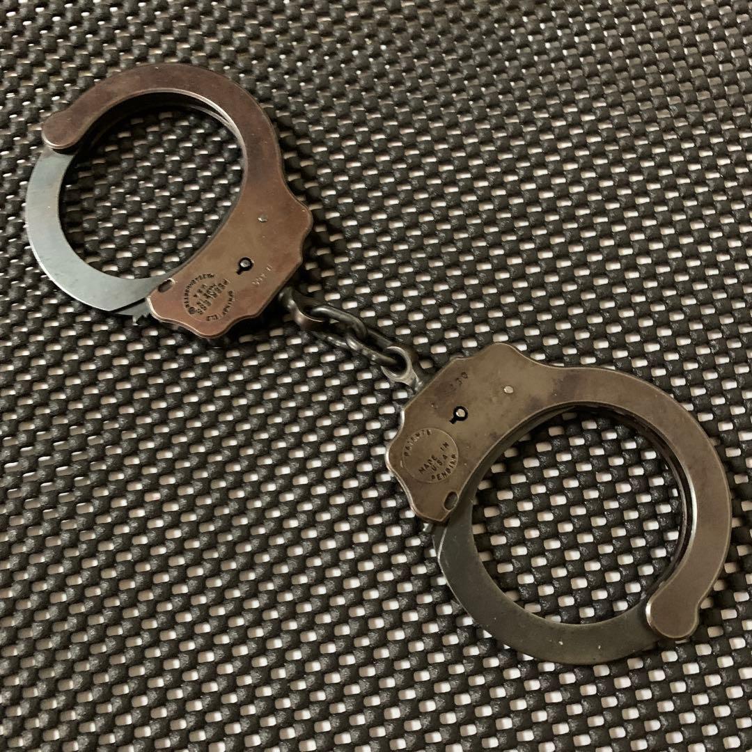 本物　ハンドカフ手錠&ケース