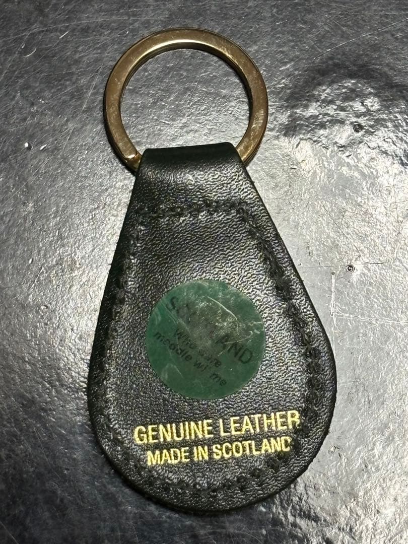 レザー製ライオン紋章キーホルダー