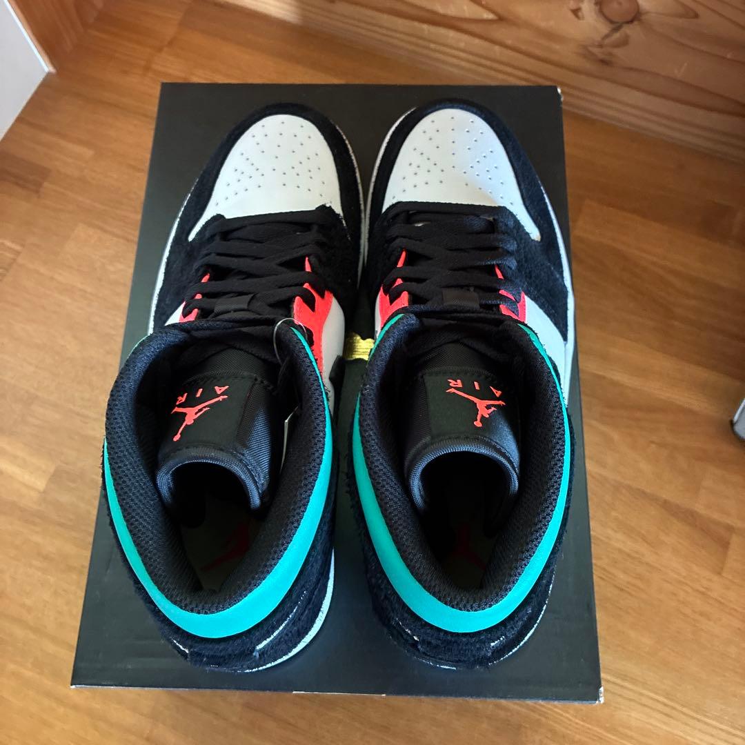 NIKE AIR JORDAN 1MID SE 新品未使用　852542 116