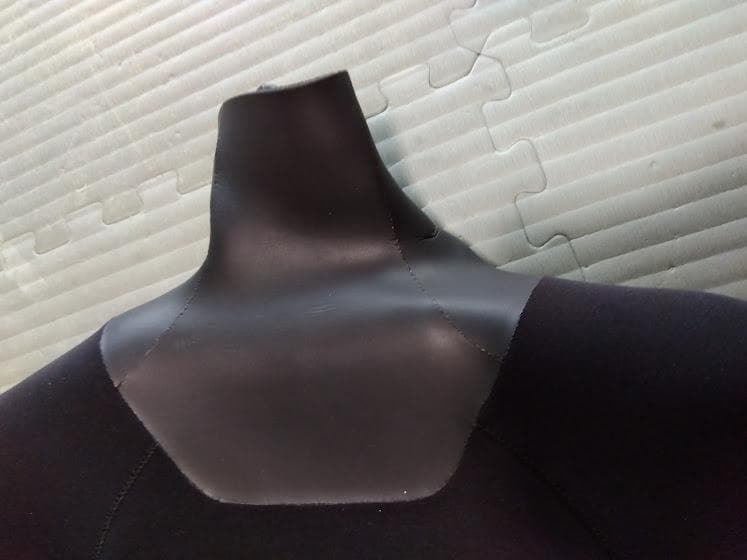 オニールドライスーツ　ブーツ無し品　右肘辺りに水滲み有り