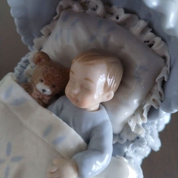 陶磁器製 赤ちゃんとクマの置物 アンティーク