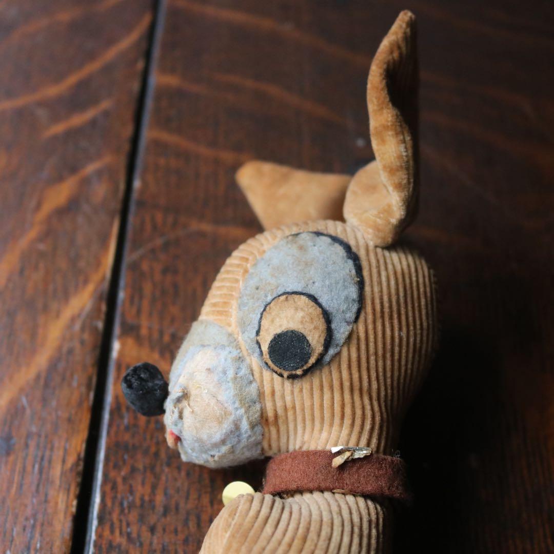 たち耳イヌのぬいぐるみ　おがくず人形 ブロカントヴィンテージアンティーク蚤の市