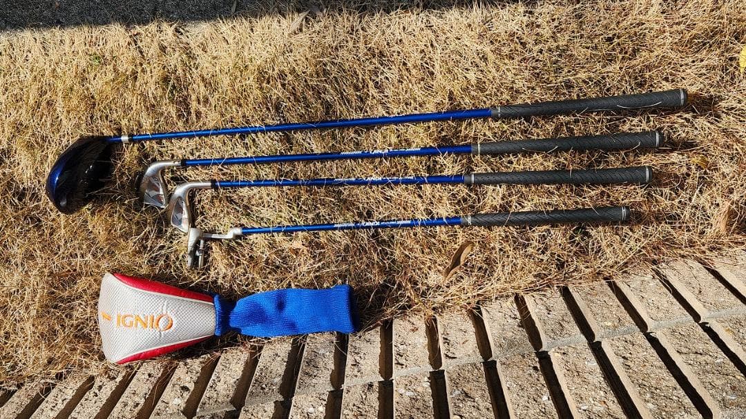 ★イグニオ ジュニアゴルフクラブセット 6～8才用 キャディバッグ付 4本セット